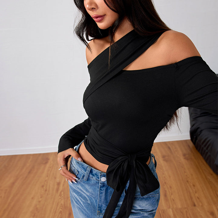 Haut asymétrique croisé pour femmes avec un design à halter à la mode et des fronces élégantes Chic & Stil