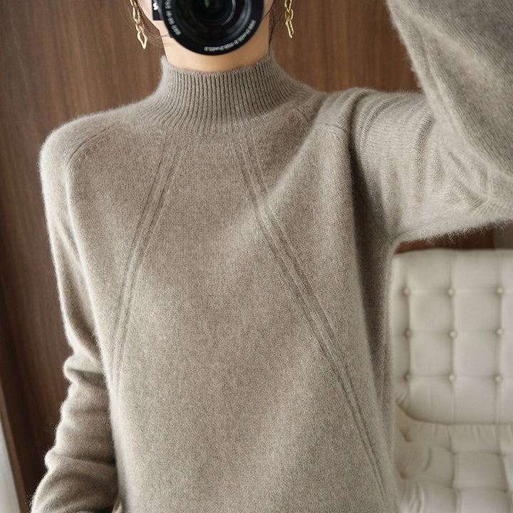 Cozy turtleneck sweater for women in fine material with a relaxed fit Lune London