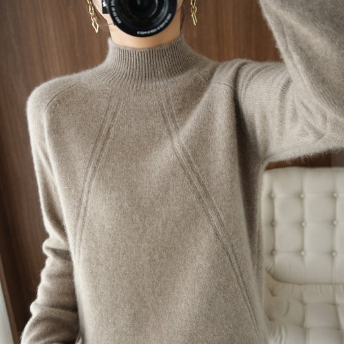 Cozy turtleneck sweater for women in fine material with a relaxed fit Lune London