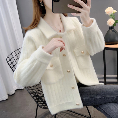 Cardigan confortable pour femmes avec des détails de bouton élaborés et des poches pratiques Chic & Stil