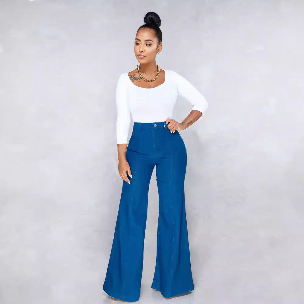 High waisted flared jeans for women with a relaxed fit and a trendy design Lune London
