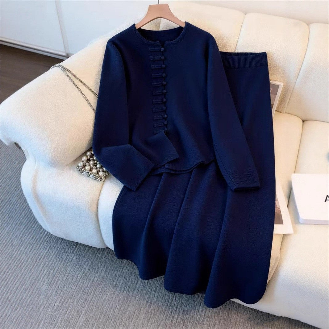 Ensemble en tricot pour femmes avec design classique de boutons et jupe fluide Chic & Stil