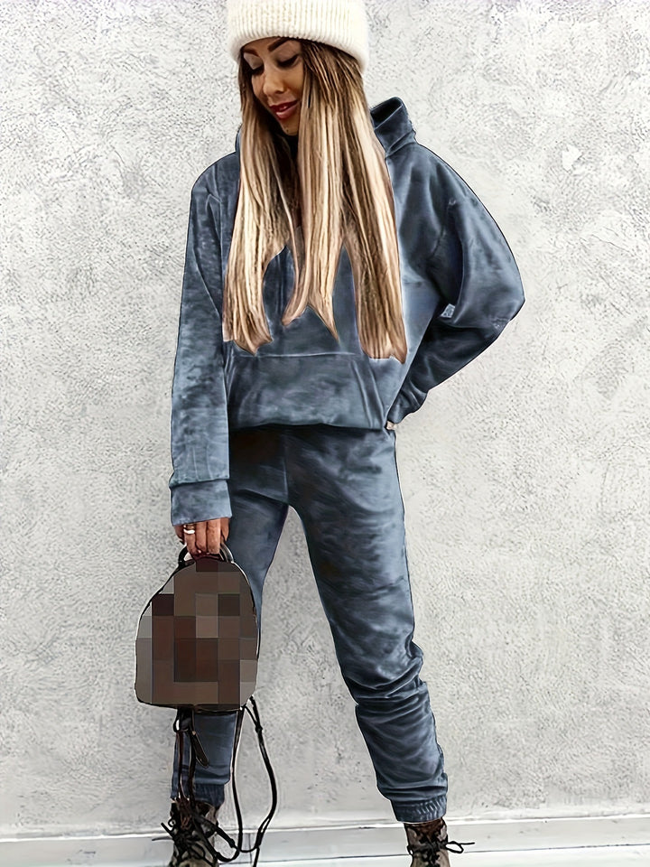 Women's sporty lounge set with hoodie and pants Lune London