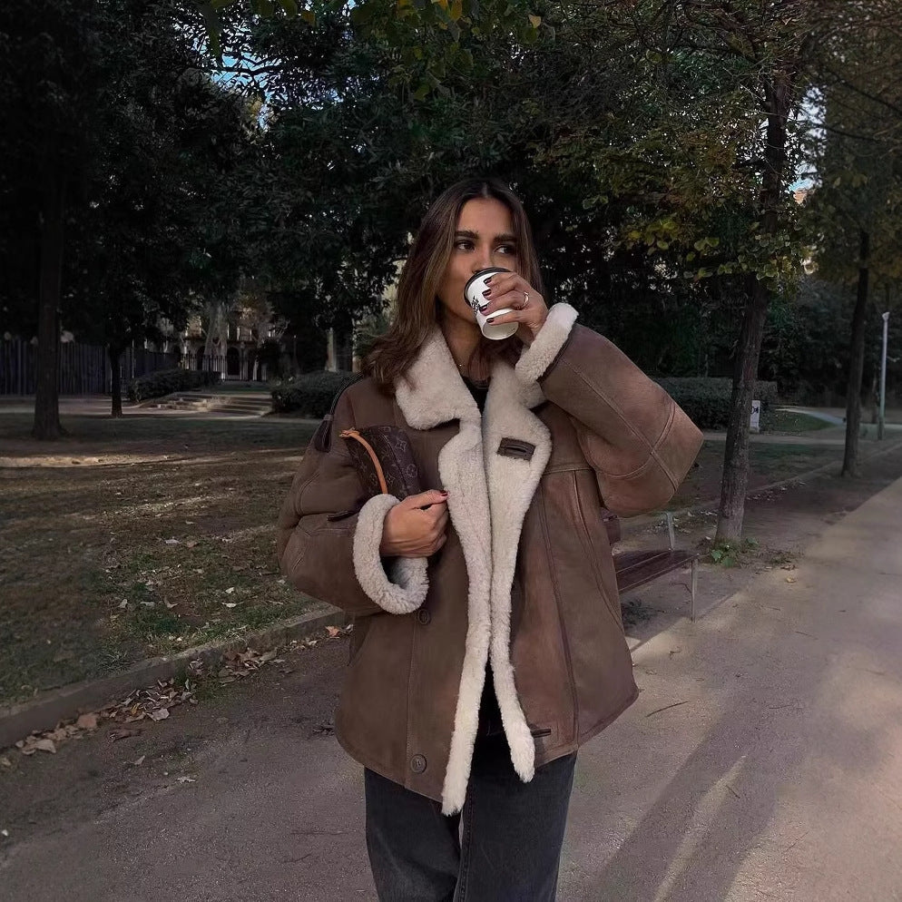 Ladies quilted coat fashionable and warm with colorful faux fur collar Lune London