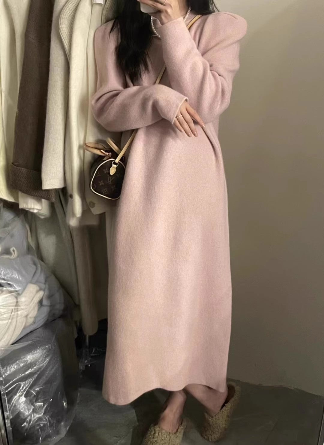 Elegant knitted dress for women with puff sleeves and a round neckline Lune London