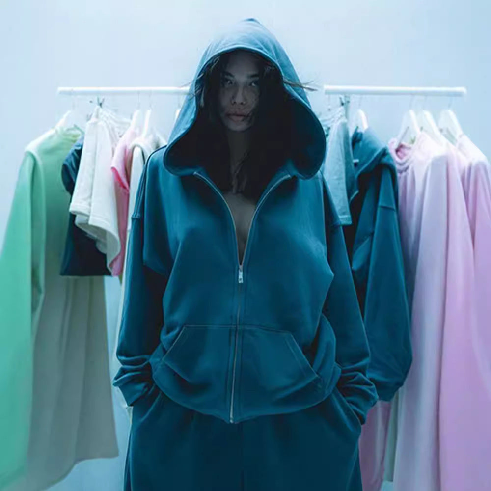 Fashionable women's sports set with oversized jacket and loose fit Lune London