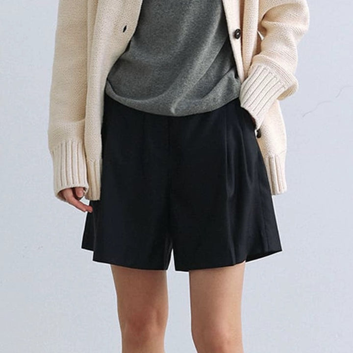 Pantalons courts élégants pour femmes avec taille haute et poches pratiques Chic & Stil