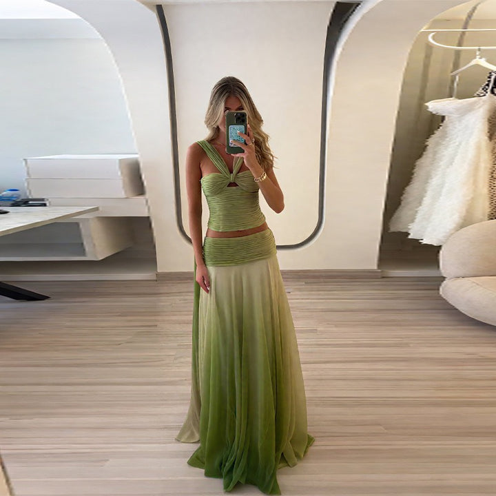 Women's maxi dress with flowing skirt and elegant straps Lune London