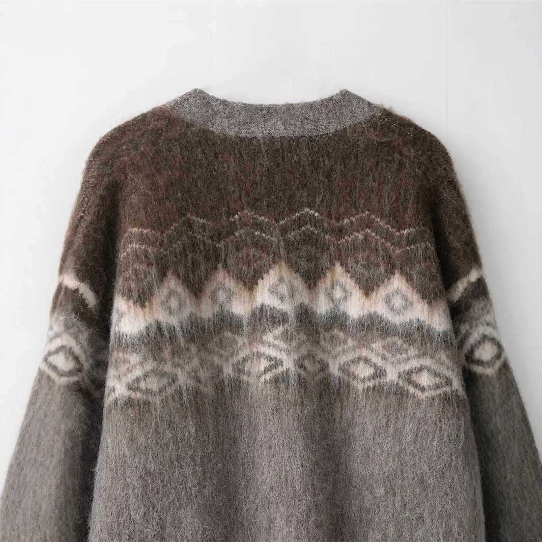 Ladies classic knit cardigan with chic and stylish graphic pattern