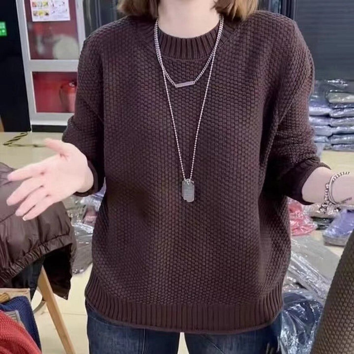 Casual knitted pullover for women with a textured surface and a loose fit Lune London