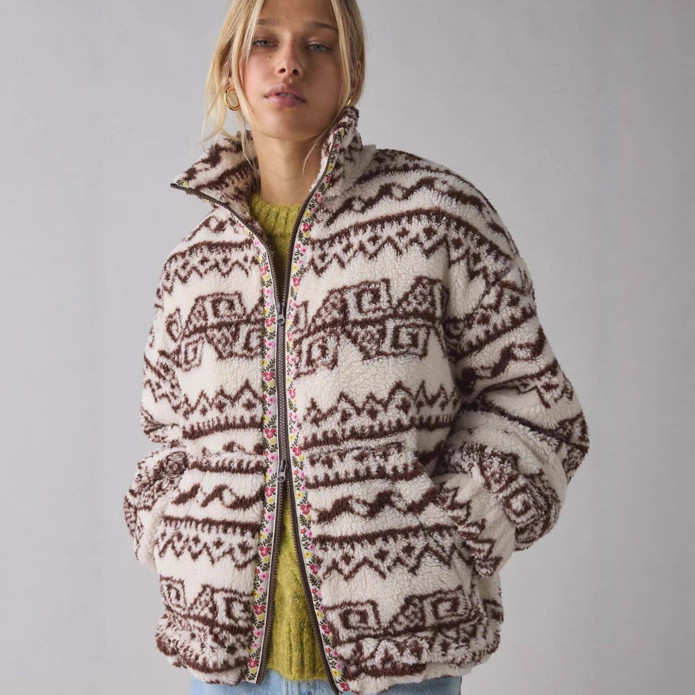 Veste en polaire tendance pour femmes avec des motifs folkloriques et un col haut Chic & Stil