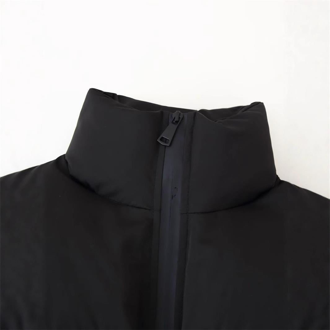Short quilted jacket for women with high collar and modern details Lune London