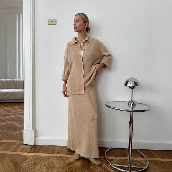 Ensemble en tricot pour femmes avec détails de boutons et coupe élégante Chic & Stil