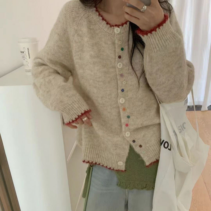 Cardigan femme confortable avec des détails de boutons colorés et une coupe décontractée Chic & Stil