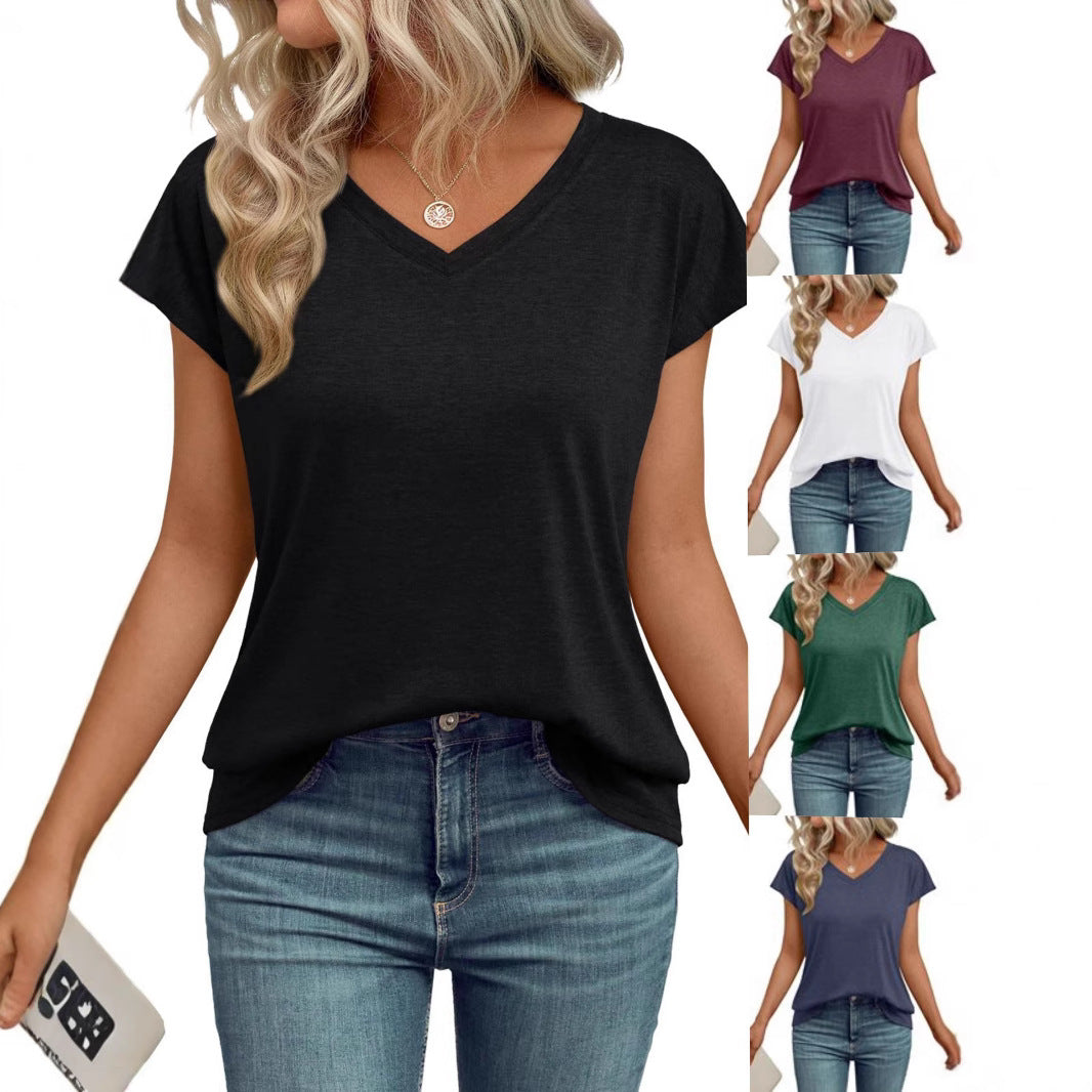 V-neck T-shirt for women with a relaxed fit and soft material Lune London