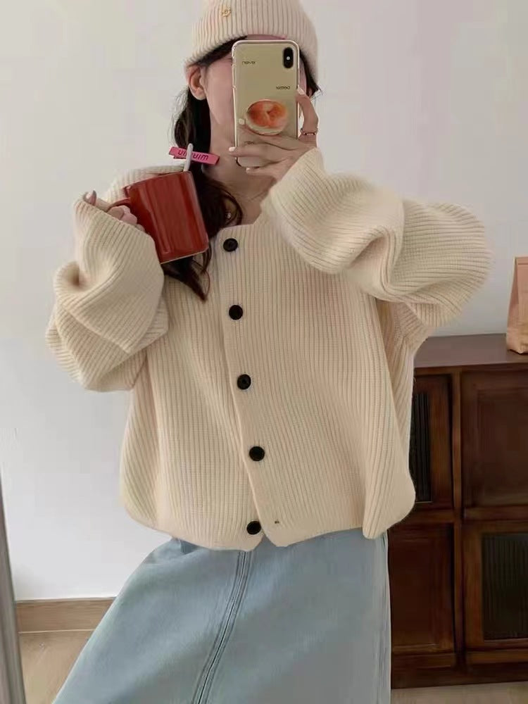 Thick knit jacket for women with button closure and wide sleeves Lune London