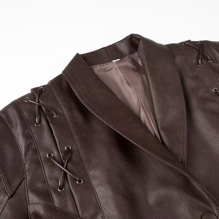 Veste blazer en faux cuir pour femmes avec détail de ceinture décoratif et col généreux Chic & Stil