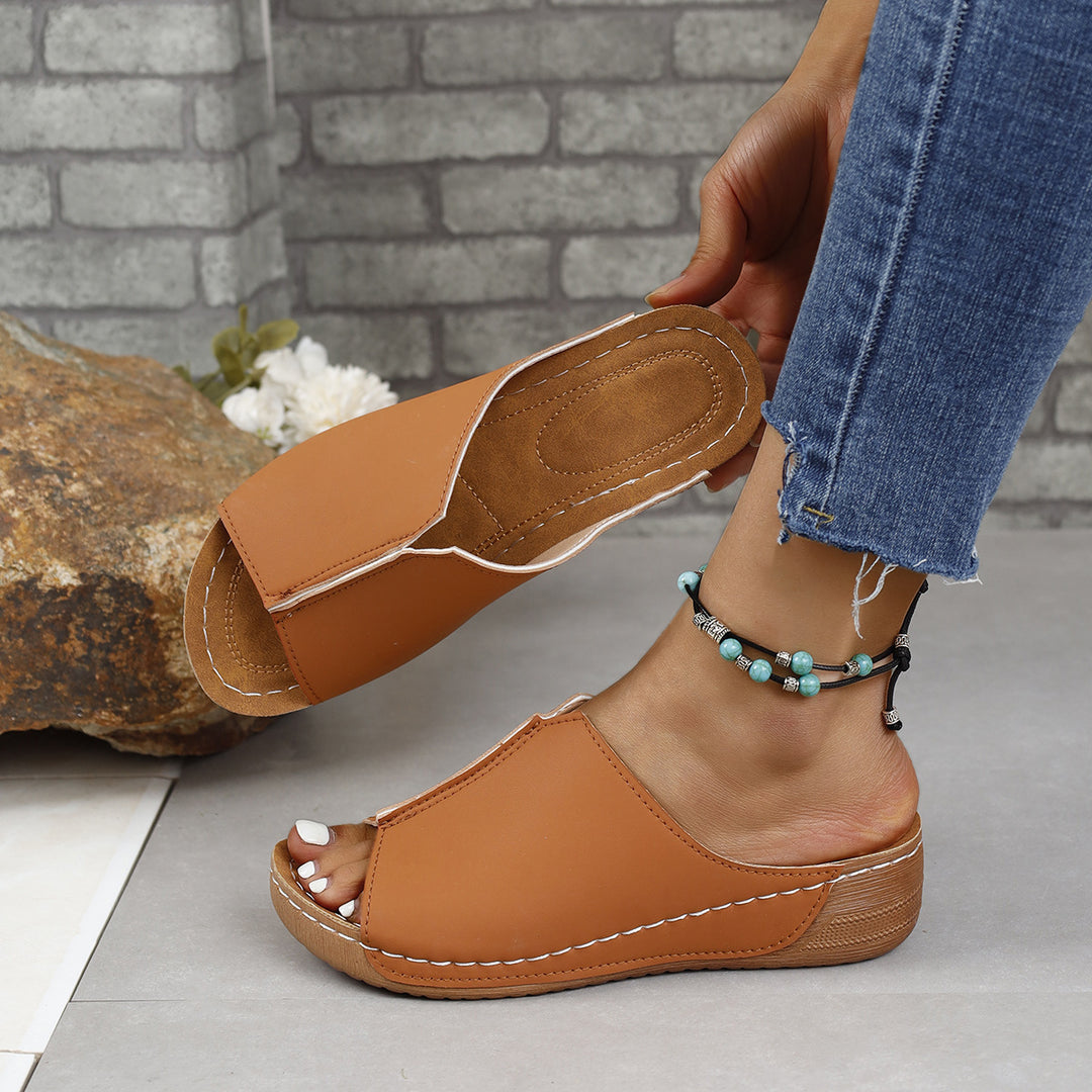 Women Comfortable Strap Slippers with Ergonomic Sole Lune London