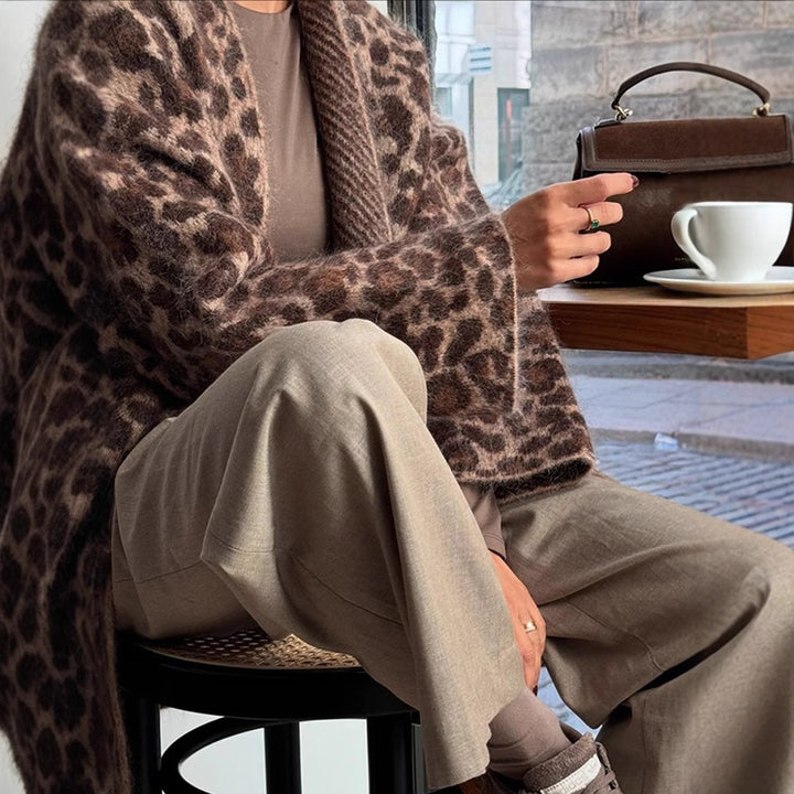 Ladies cozy leopard jacket in high-quality material Lune London
