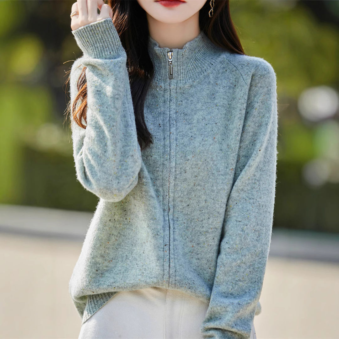 Cardigan femme avec zip et col haut en matériau confortable Chic & Stil