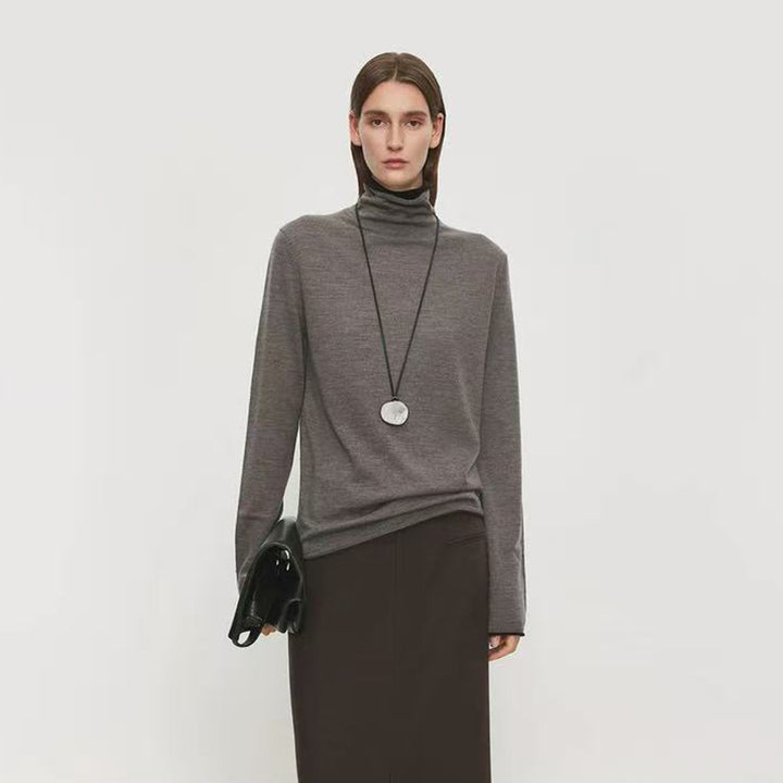 Elegant turtleneck sweater for ladies in fine wool Lune London