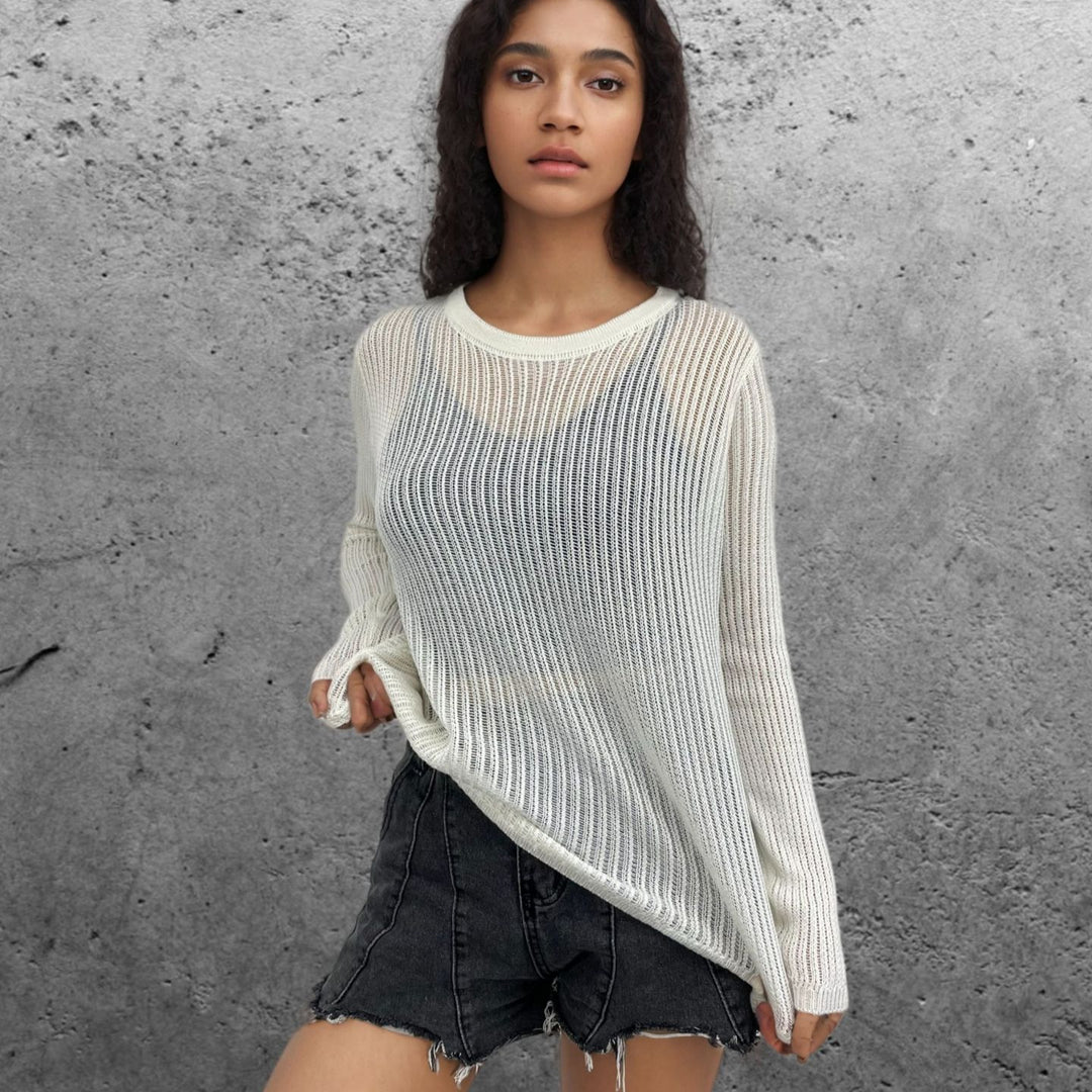 Casual knitted sweater for women with a loose fit Lune London