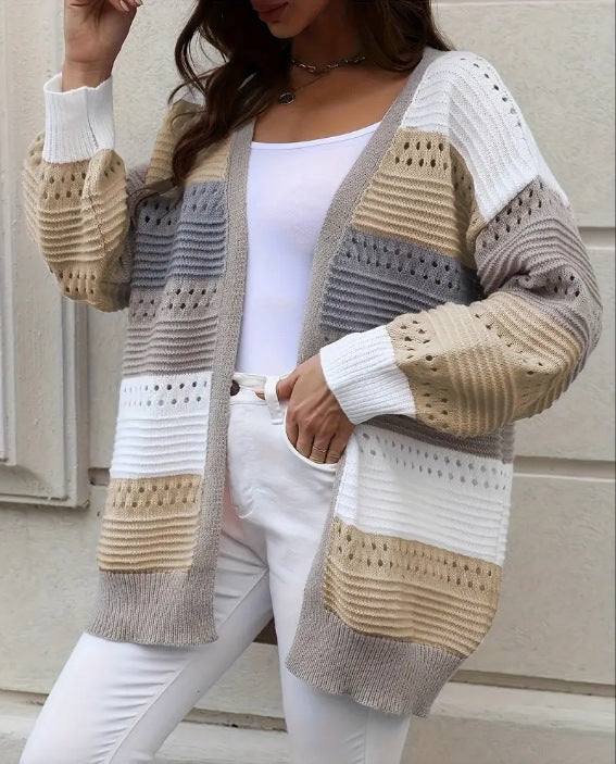 Cardigan en tricot large pour femmes avec un motif en dentelle unique et un design en blocs de couleur Chic & Stil