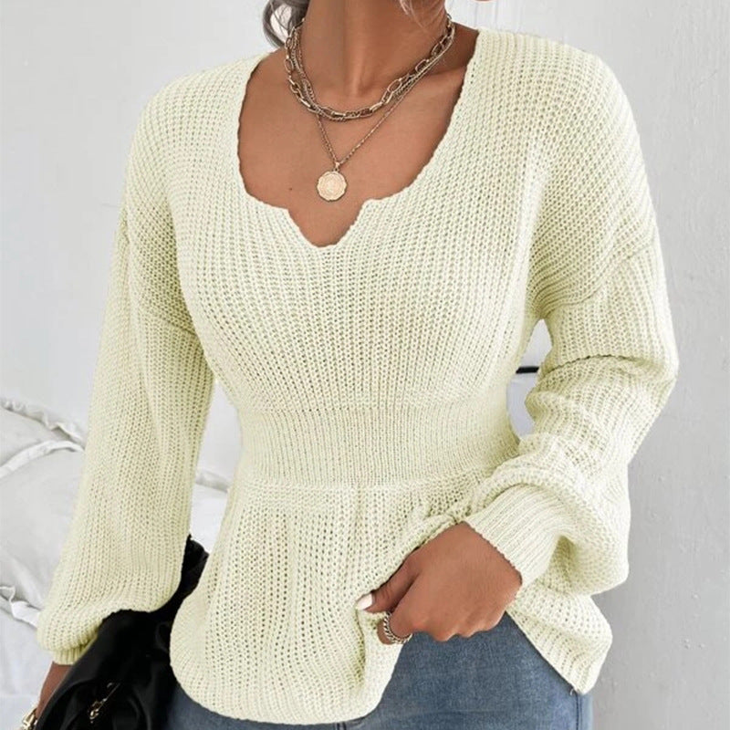 Fashionable women's knit sweater with a soft material and a charming V-neck Lune London