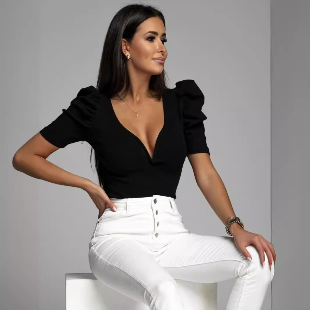 Woman Fitted top with V-neck and puff sleeves Lune London