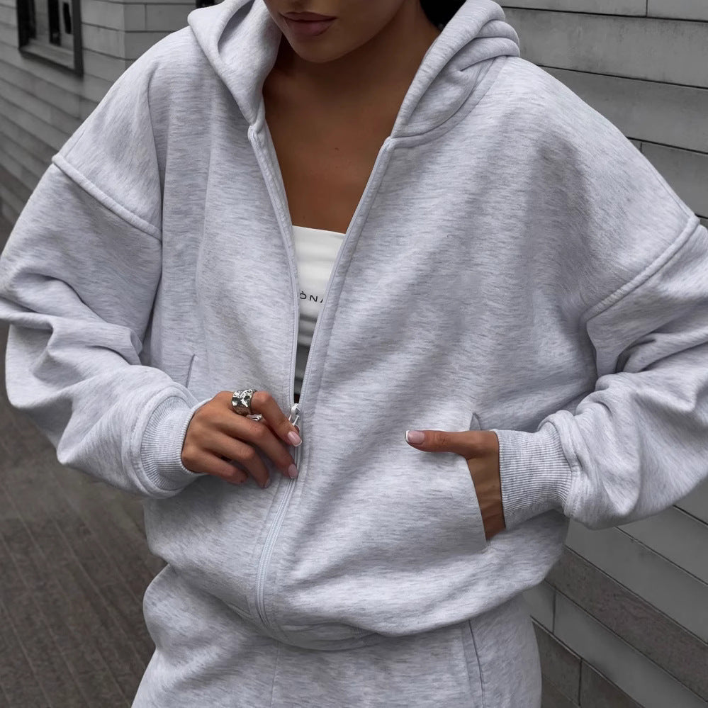 Hoodie and jogging set for women in soft material with a loose design Lune London