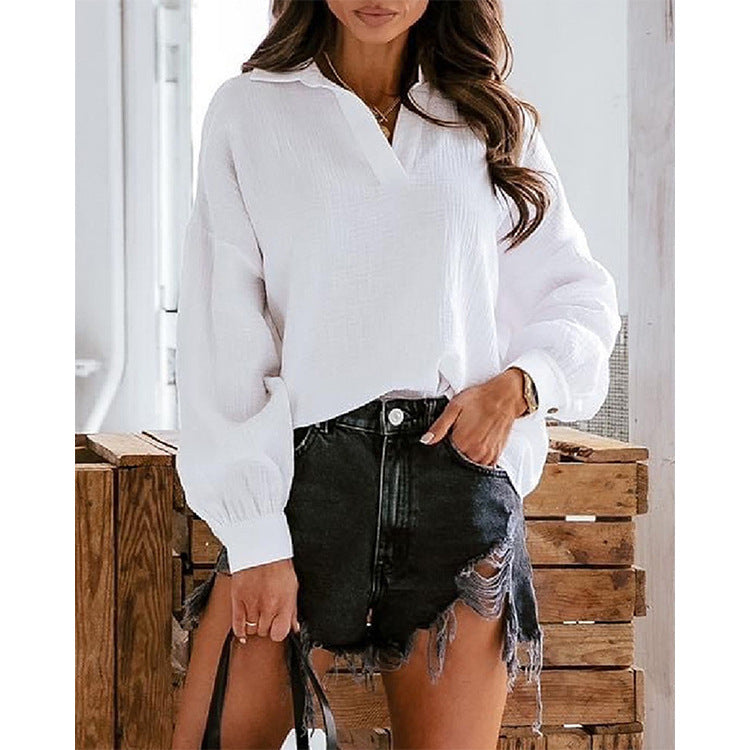Casual women's blouse with V-neck and raglan sleeves Lune London