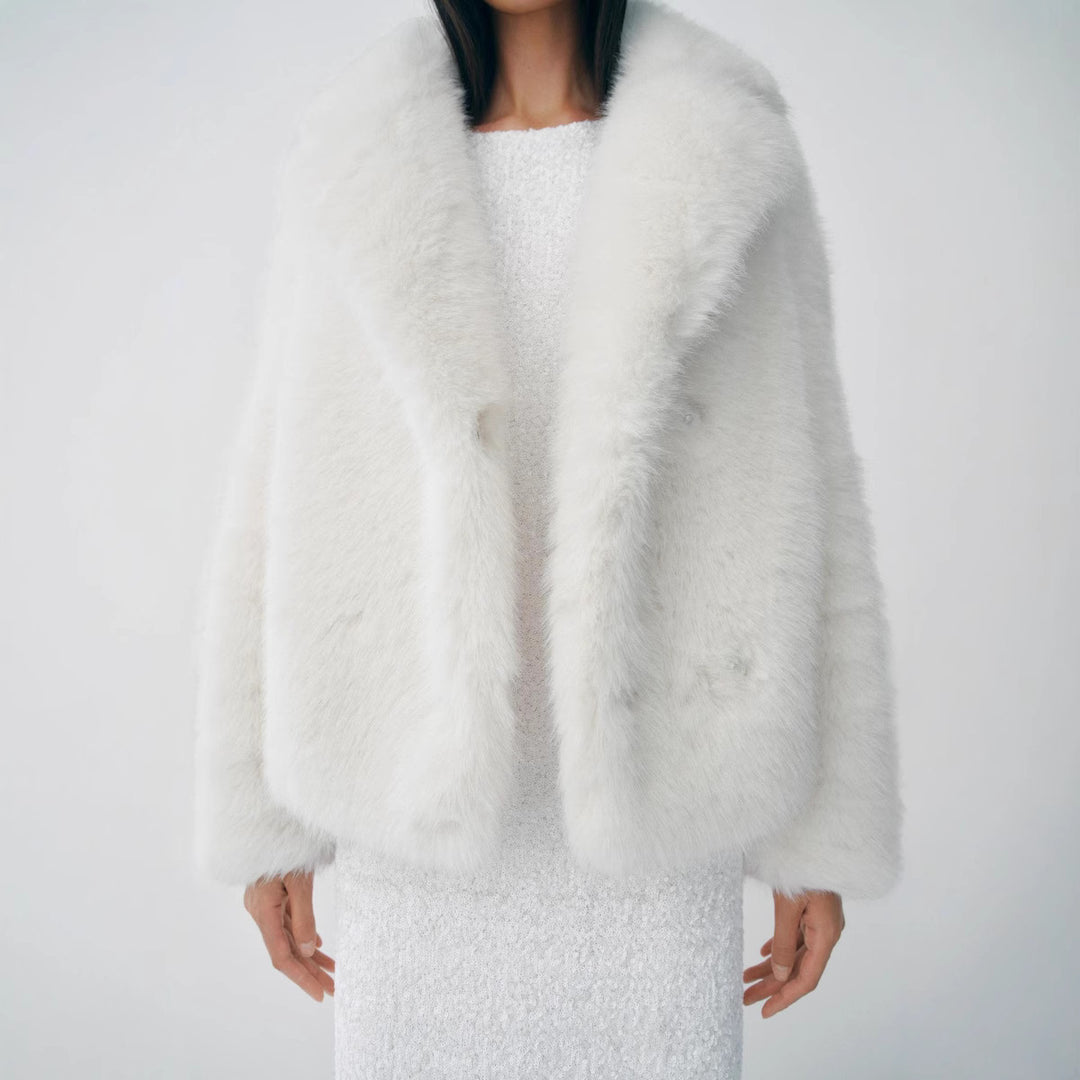Women Short Plush Jacket with Wide Collar Lune London