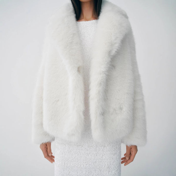 Women Short Plush Jacket with Wide Collar Lune London
