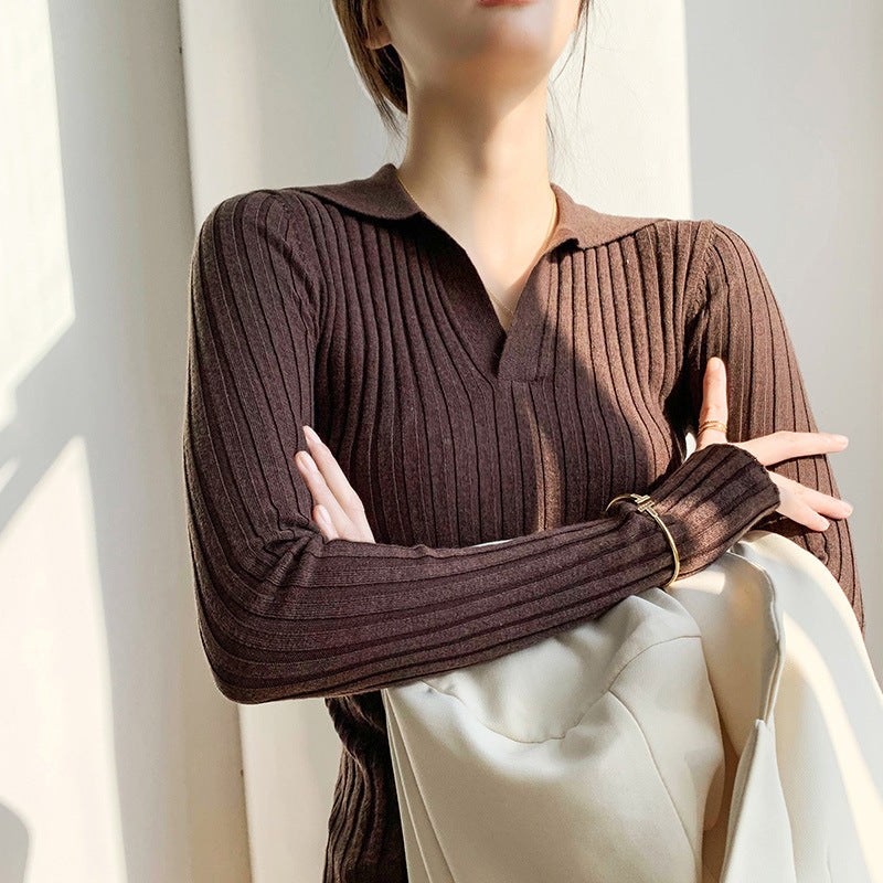 Ribbed knit sweater for women with V-neck and neckline Lune London