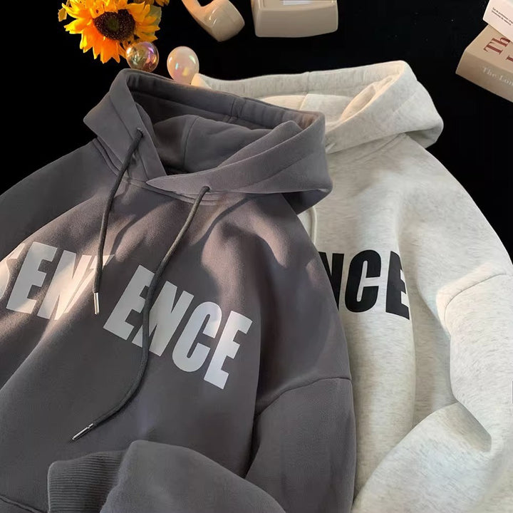 Women's hoodie with eye-catching lettering and casual design Chic & Stil