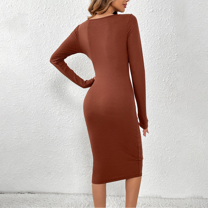 Robe midi ajustée pour femmes avec des découpes et des manches longues Chic & Stil
