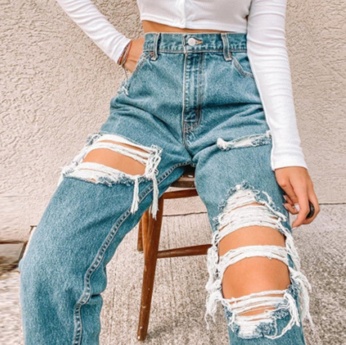 Women Vintage High-Waist Destroyed Jeans with Frayed Details Lune London