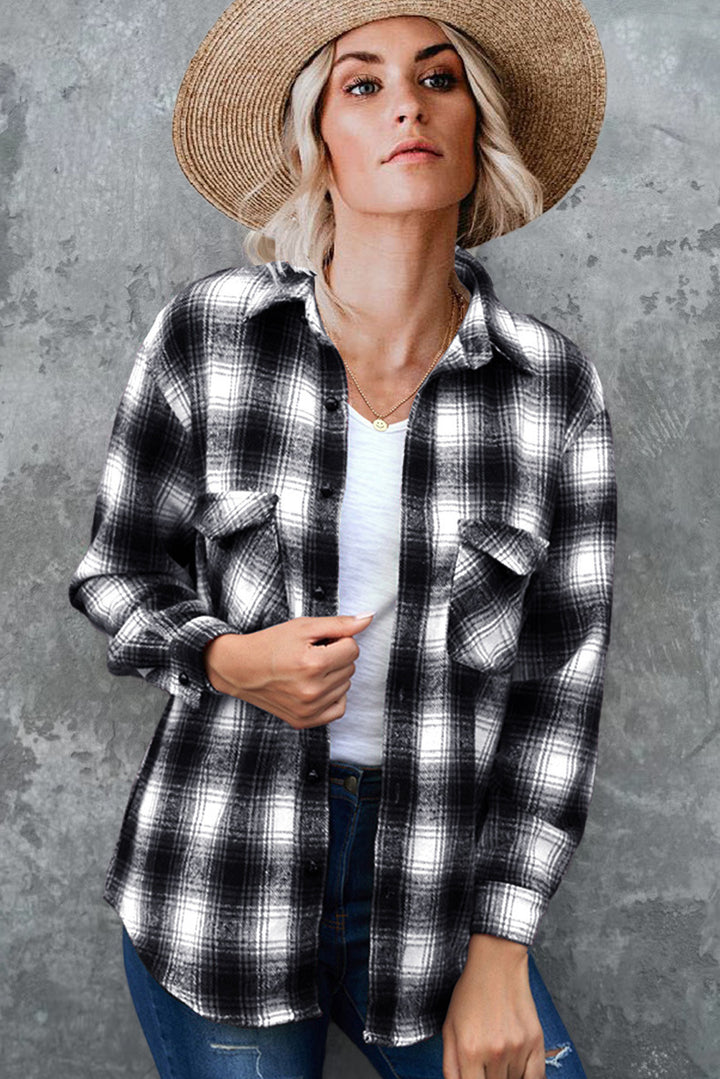 Flannel shirt for women with a check pattern and patch pockets Lune London