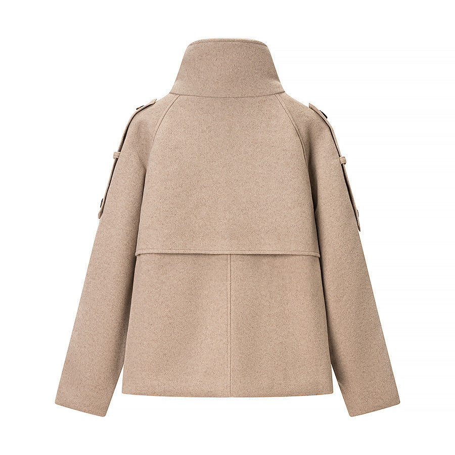 Veste en laine élégante pour femmes avec col haut et boutons décoratifs Chic & Stil