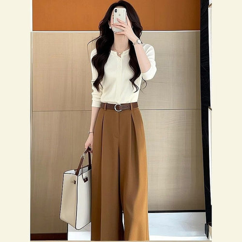 Pantalons larges taille haute pour femmes avec de fins détails de plis Chic & Stil