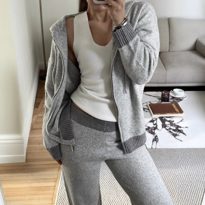 Femmes confortables combinaisons tricotées au design décontracté avec fermeture éclair Chic & Stil