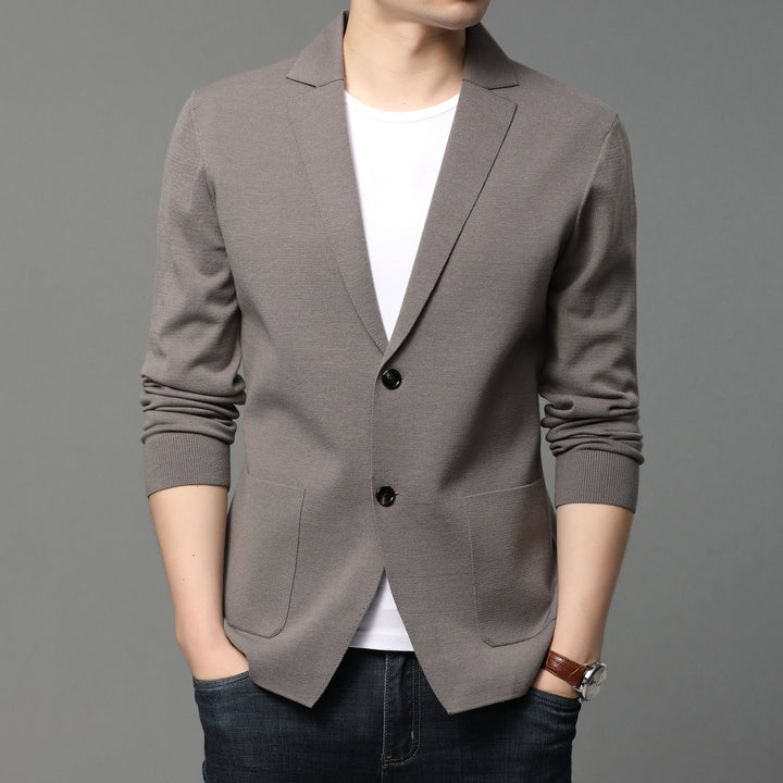 Fashionable knitted men's jacket with elegant buttons and practical pockets Lune London