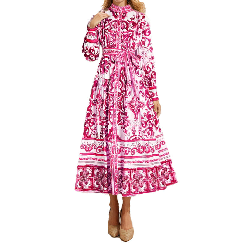 Dame Élégante Robe Maxi avec Motif Floral Délicat et Ceinture Pratique Chic & Stil