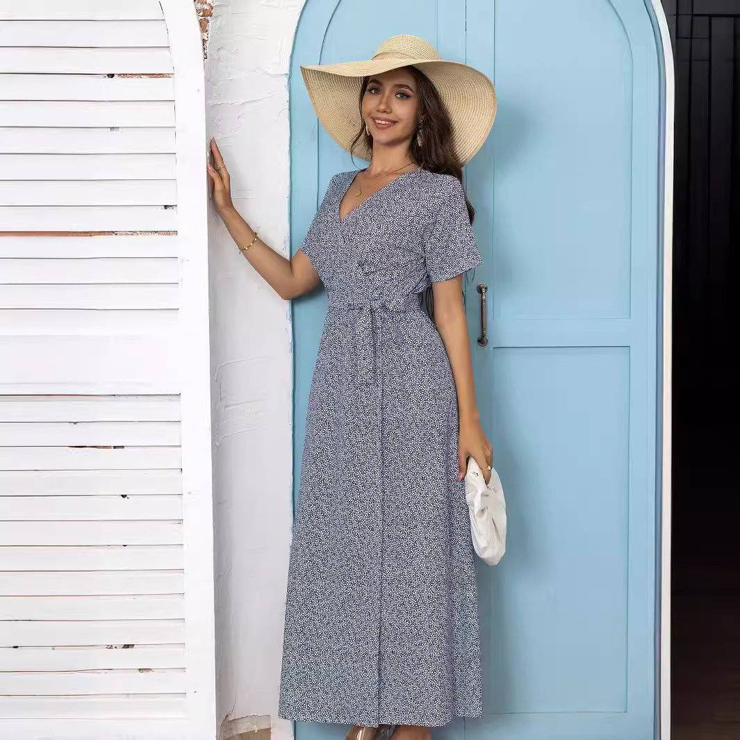 Maxi dress with V-neck and floral print Lune London