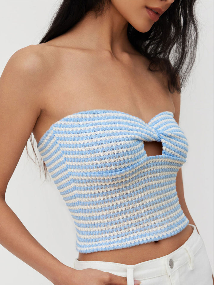 Chic & Stil Women's Short Top with Open Back and Decorative Slit