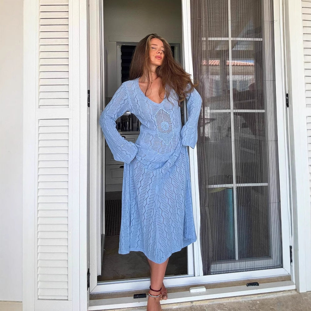 Maxi dress for women with a refined crochet pattern and elegant sleeves Lune London
