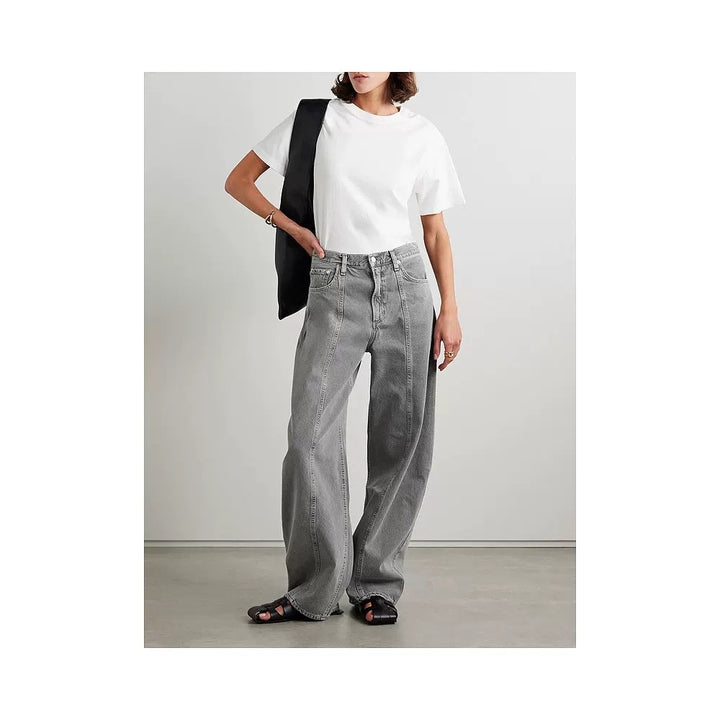 Ladies high-waisted wide denim pants with side pockets and modern details Lune London