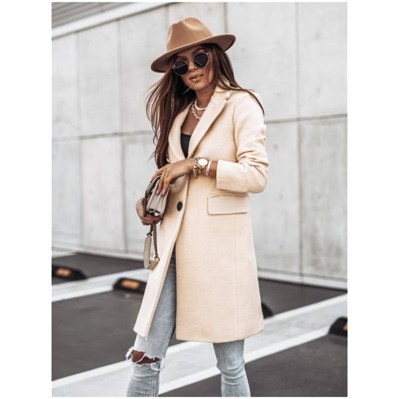 Ladies Elegant Wool Coat with Stylish Lapels and Practical Pockets Lune London