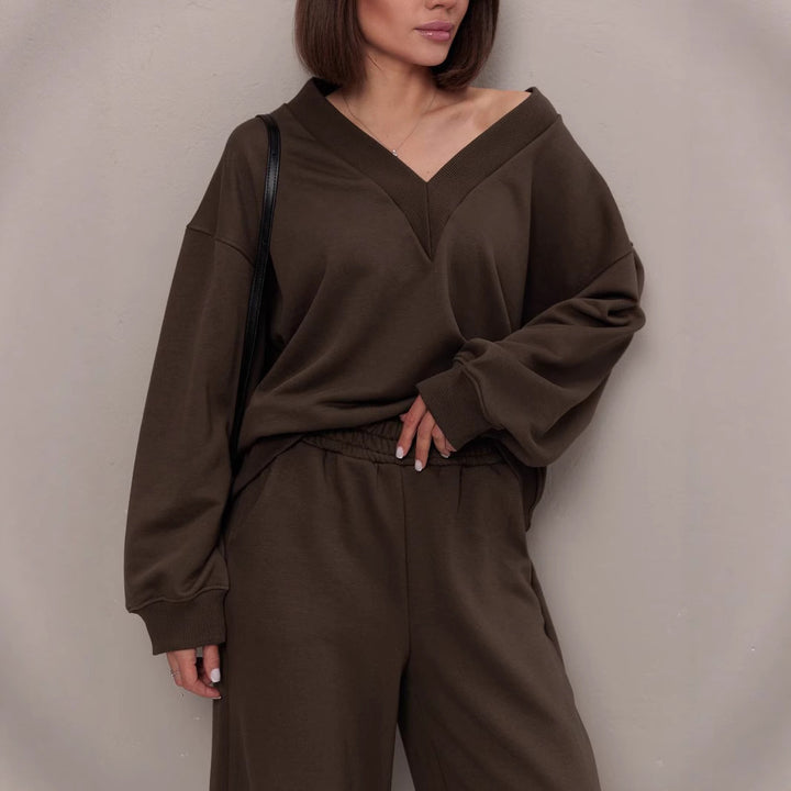 Women's sporty oversized sweatshirt with V-neck and long sleeves Lune London