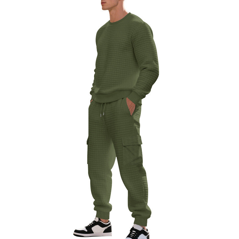 Modern men's sweat suit in cargo fabric with breathable materials and convenient pockets Lune London